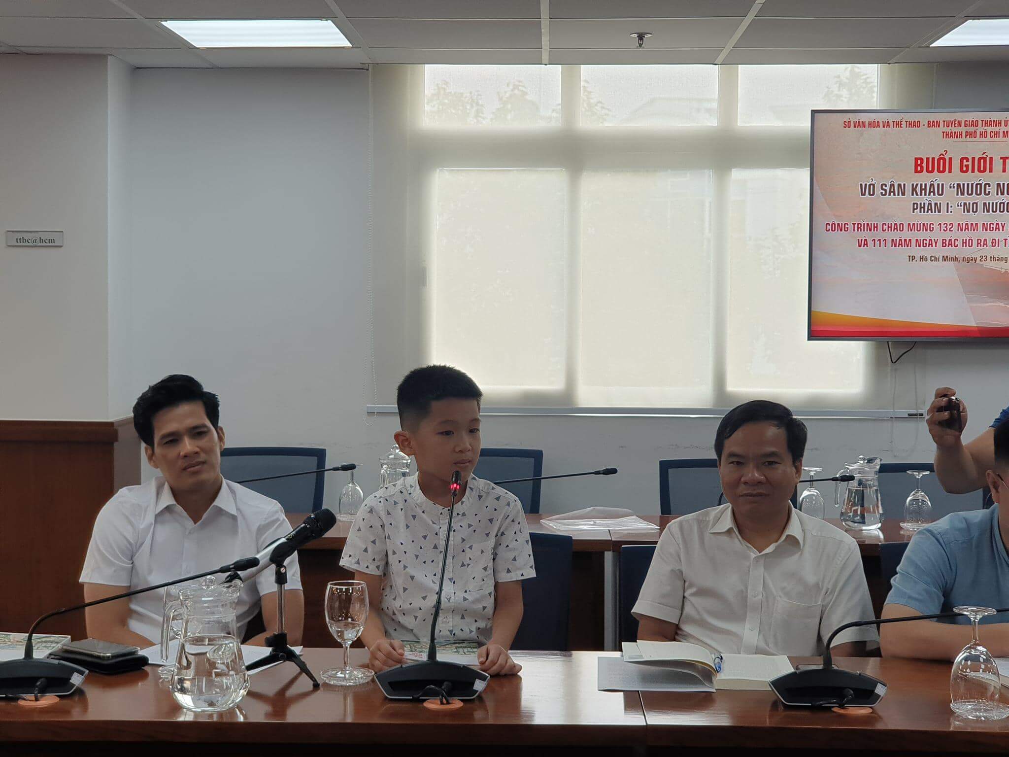 Bật mí diễn viên nhí vào vai Bác Hồ lúc nhỏ vở 'Nợ nước non' 5 Bật mí diễn viên nhí vào vai Bác Hồ lúc nhỏ vở 'Nợ nước non' ảnh 4